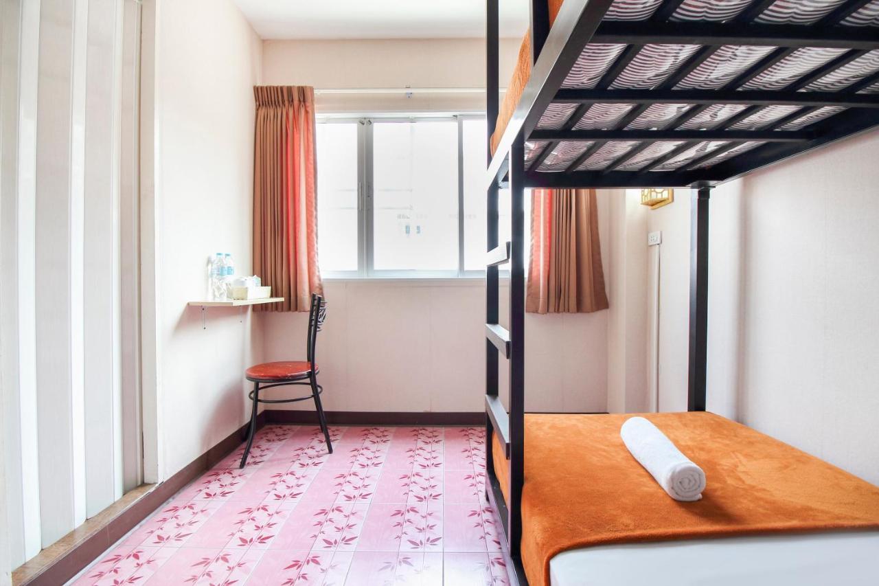 Oyo 537 Na Banglampoo Hotel Hotel Bangkok