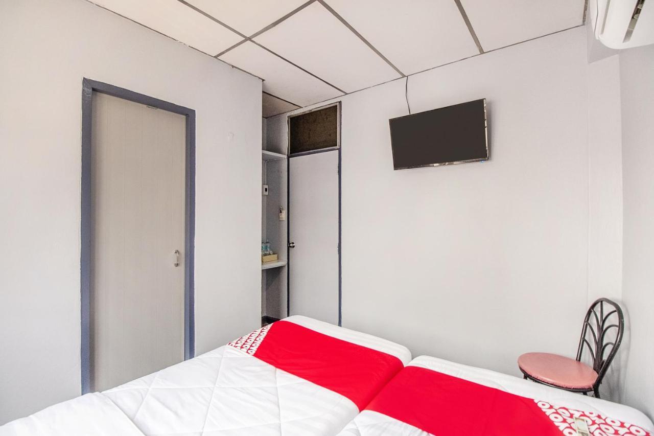 Oyo 537 Na Banglampoo Hotel Hotel 3*